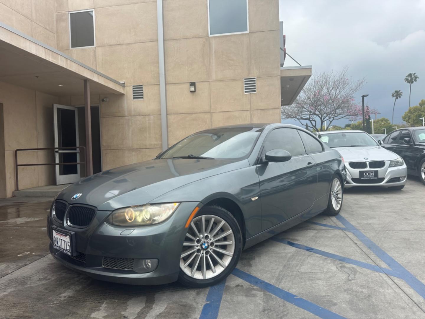 2009 Gray /BEIGE BMW 3-Series 335i Coupe (WBAWB73589P) with an 3.0L L6 DOHC 24V engine, AUTOMATIC transmission, located at 30 S. Berkeley Avenue, Pasadena, CA, 91107, (626) 248-7567, 34.145447, -118.109398 - Looking for a stylish and powerful vehicle in Pasadena, CA? Explore our inventory to find the impressive 2009 BMW 3-Series 335i Coupe, available now at our dealership! As your trusted Buy Here Pay Here (BHPH) dealer serving Los Angeles County, we specialize in providing top-quality used cars and sea - Photo#0